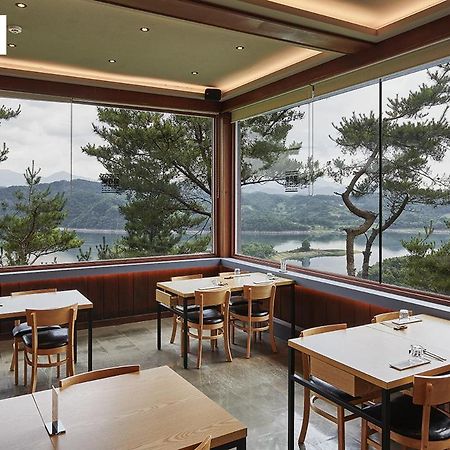 Club Es Jecheon Resort Chech'ŏn Exteriör bild
