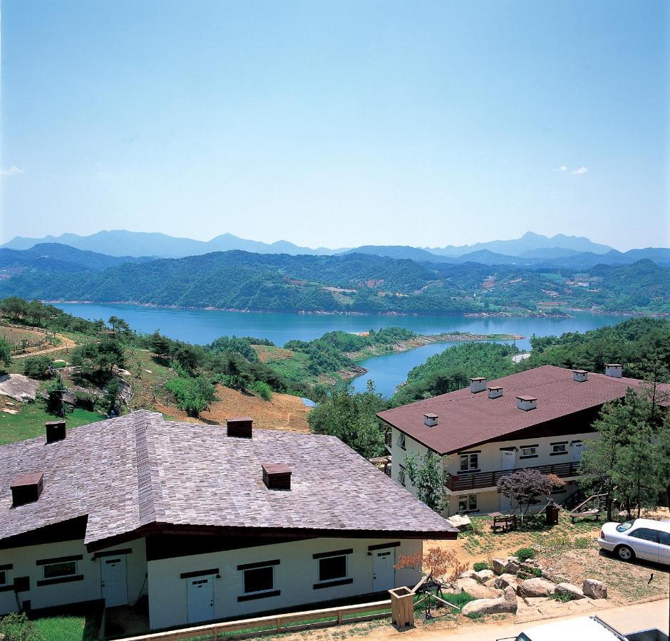 Club Es Jecheon Resort Chech'ŏn Exteriör bild
