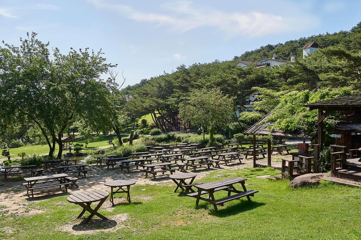 Club Es Jecheon Resort Chech'ŏn Exteriör bild